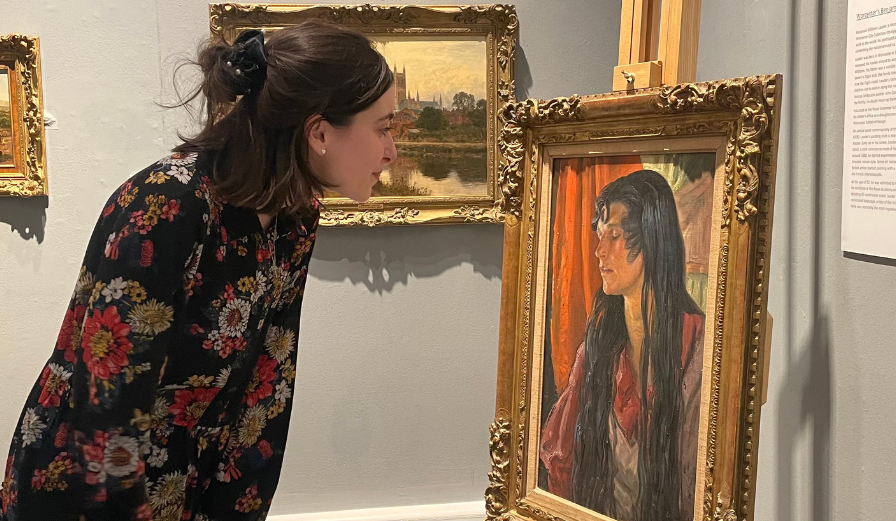 photograph of Alice Benbow looking at Beulah II by Dame Laura Knight Worcester City Museum Collection