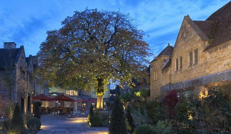 Photo of exterior of Lygon Arms during the evening