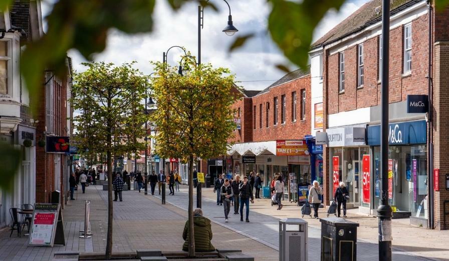 Photo of high street in Bromsgrove High Street