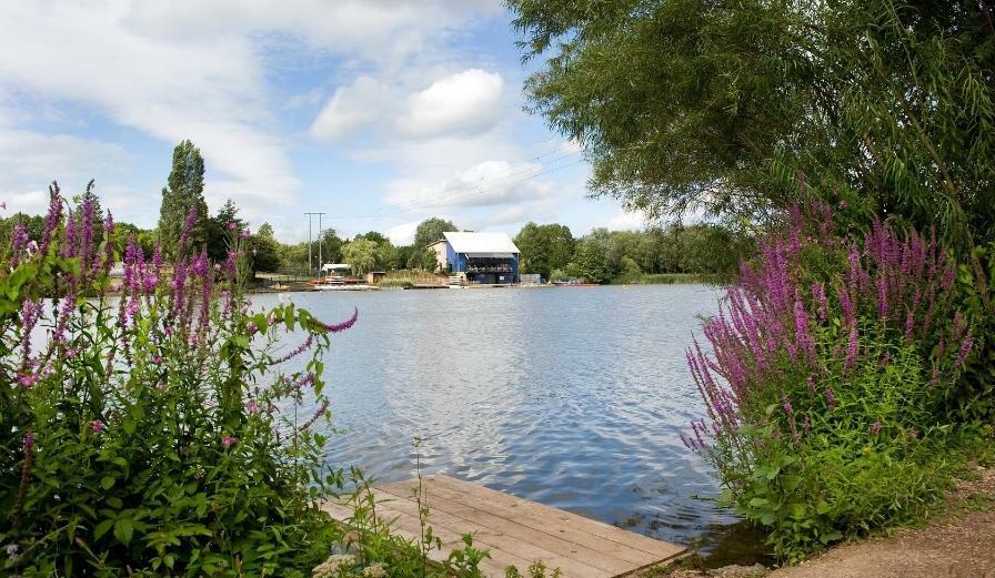 Photo of lake at Arrow Valley Visitor Centre