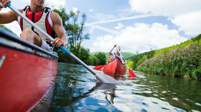 10 places to go kayaking and canoeing in the uk unsplash