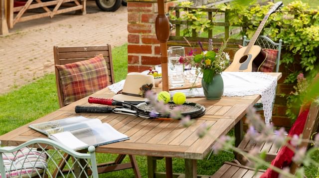 Barn Garden table set