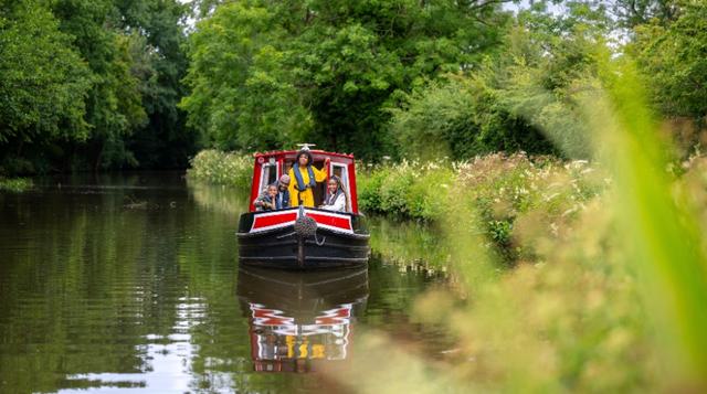 Cruising on a canal boat in Worcestershire