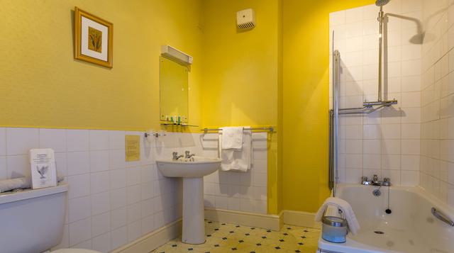 Great Malvern Hotel Bathroom1 acc slider