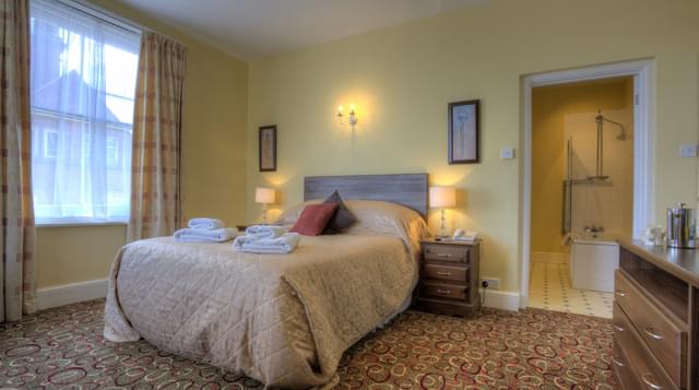 Great Malvern Hotel double room and bathroom acc slider