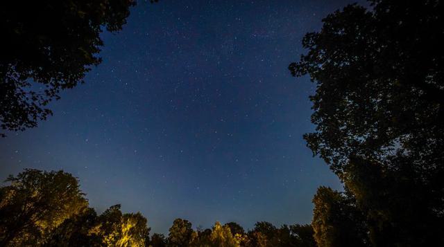 IMAGESNIGHT1 EXT 4 Large