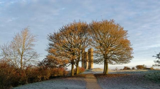 Photo of wintery scene at Broadway Tower