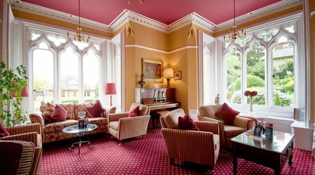 Piano lounge cotford hotel 1 860x573 1