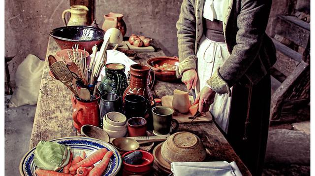 Town house hold 2025