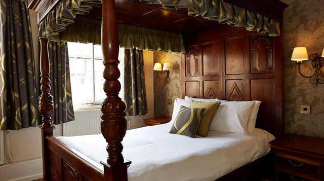 Ye olde talbot superior room