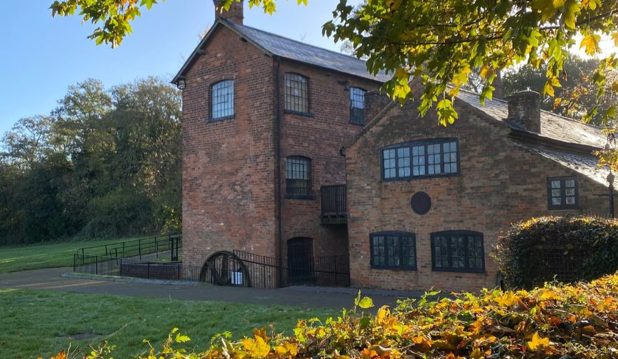 https://visit-worcs.transforms.svdcdn.com/production/assets/images/Forge-Mill-Needle-Museum-2.jpg?w=896&h=521&auto=compress%2Cformat&fit=crop&dm=1792138548&s=2a1e191eeaa79184d3c8d0e9c6e70fb8