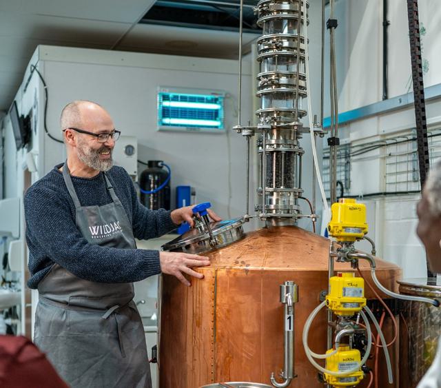 Gin making experience at Wildjac Bewldey