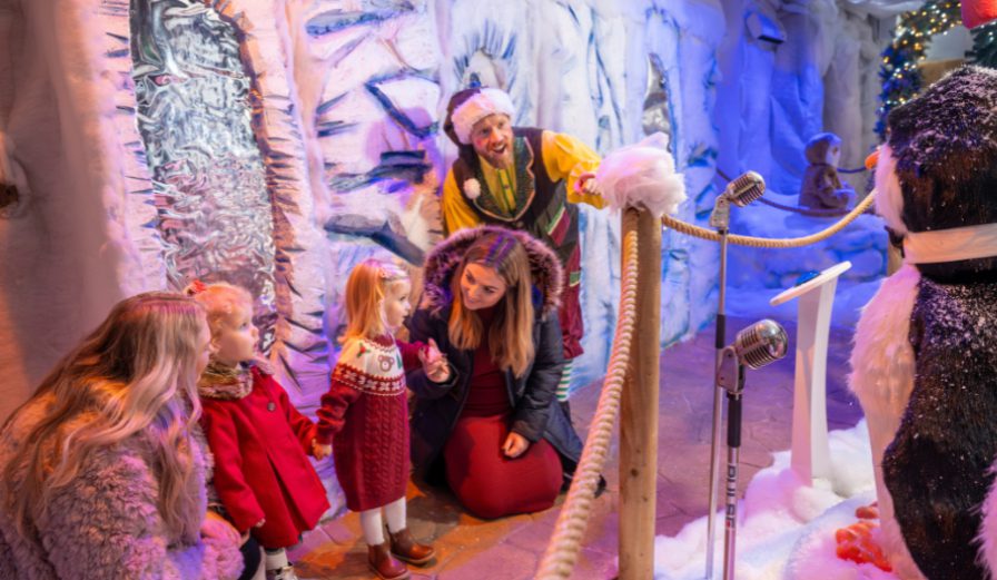 https://visit-worcs.transforms.svdcdn.com/production/assets/images/Santa-Safari-at-West-Midlands-Safari-Park-02.jpg?w=896&h=521&auto=compress%2Cformat&fit=crop&dm=1793116092&s=141436b0f3d46ba405d581c27deb355d