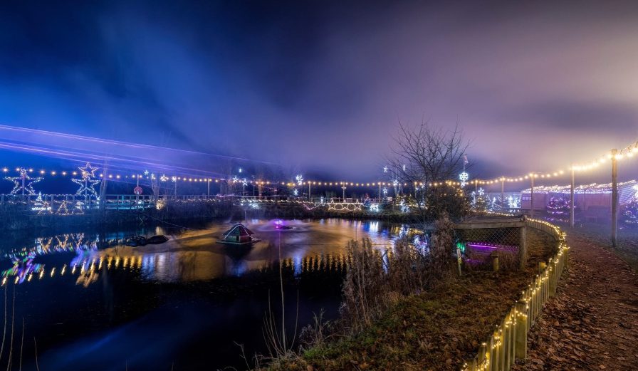https://visit-worcs.transforms.svdcdn.com/production/assets/images/St-Peters-Garden-Centre-Christmas.jpg?w=896&h=521&auto=compress%2Cformat&fit=crop&dm=1793116262&s=1523dca8dee43dadc8d397be507f6321