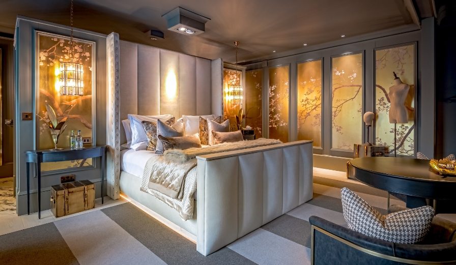 https://visit-worcs.transforms.svdcdn.com/production/assets/images/The-Elms-Hotel-Spa.jpg?w=896&h=521&auto=compress%2Cformat&fit=crop&dm=1791195031&s=965a2e564d51708f88695152dd10102c