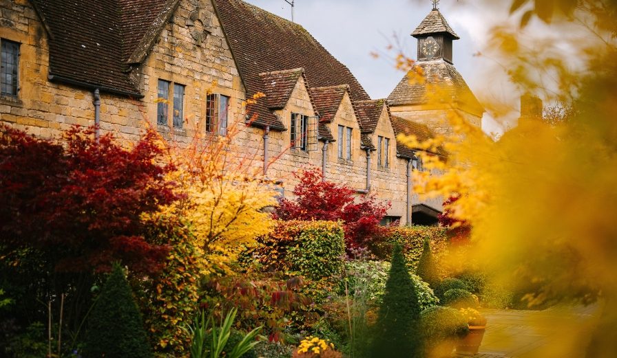 https://visit-worcs.transforms.svdcdn.com/production/assets/images/The-Lygon-Arms.jpg?w=896&h=521&auto=compress%2Cformat&fit=crop&dm=1791195526&s=adf47fccfb06dd3599c129dabfe60528